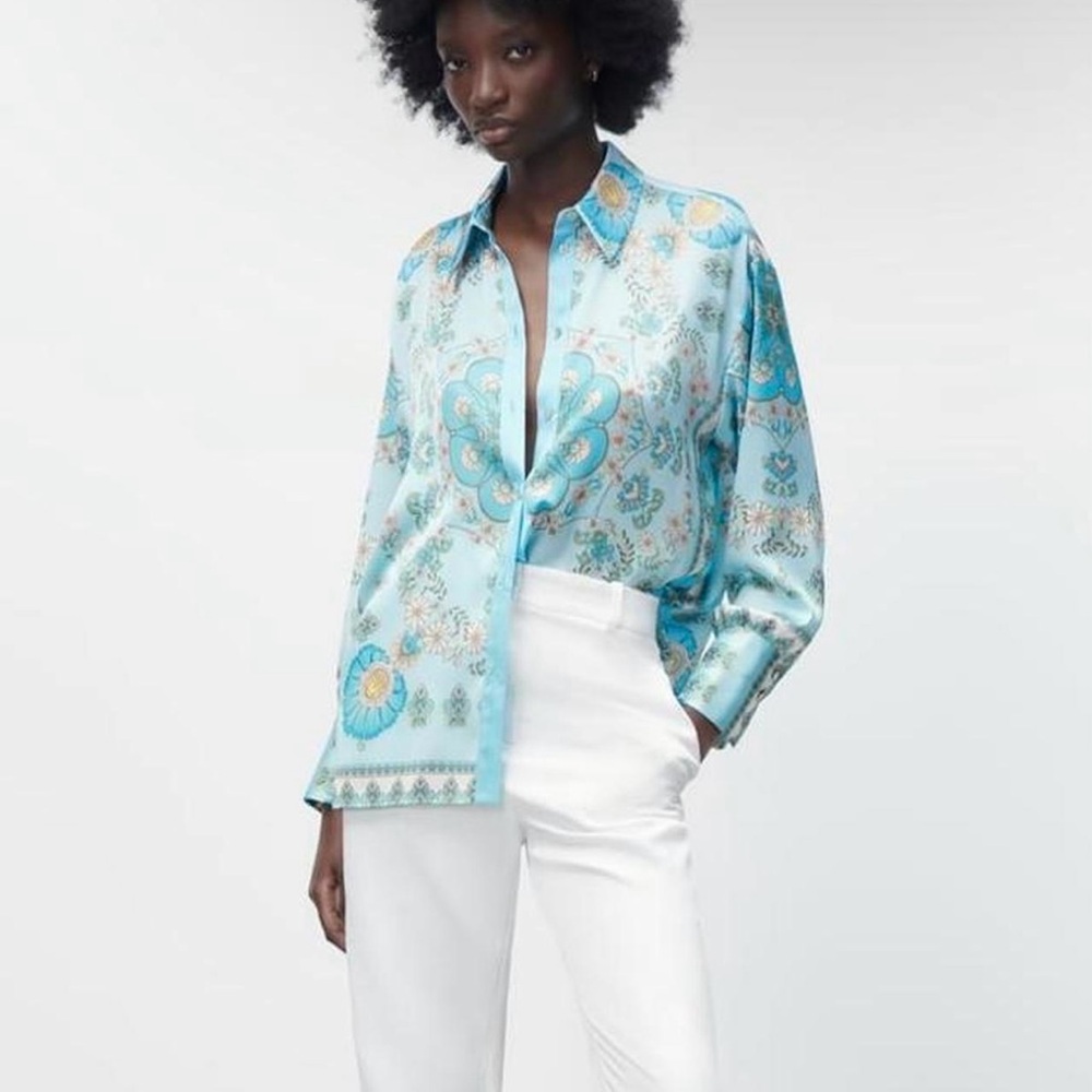 Zara Blue and White Graphic Long Sleeve Button Down Shirt